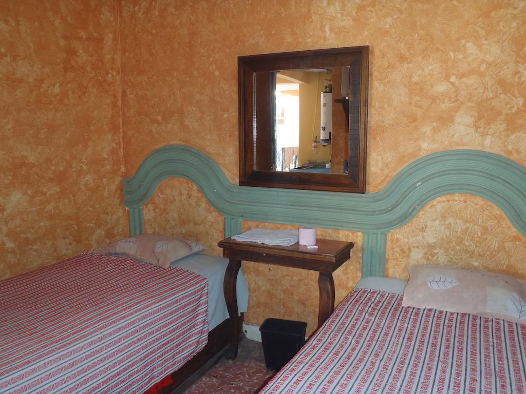 Hotel Casa De Huespedes Hidalgo Tehuacán Oda fotoğraf
